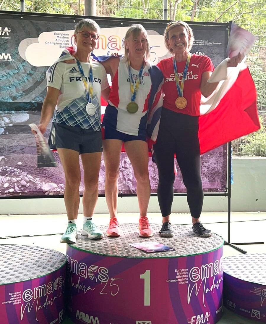 Clotilde vice-championne d'Europe F60 au saut à la perche à Madère